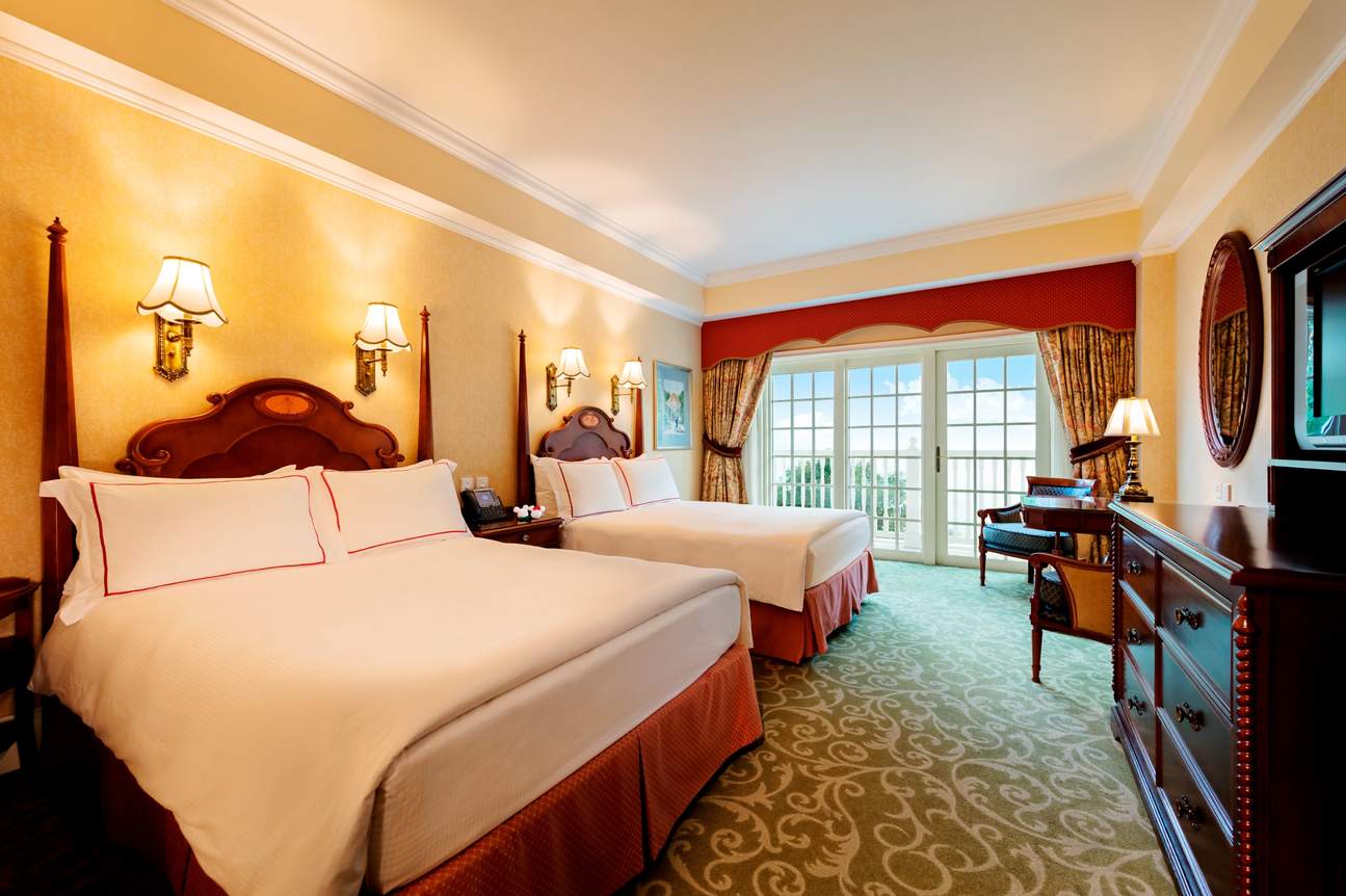 Hotel and Dining Credit Offer Hong Kong Disneyland Hotel Holiday